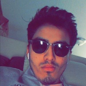 Meet your Posher, Cesar